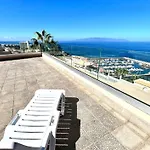Apartamento incleibles vistas al océano y piscina.