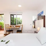 Home2Book Serene Retreat Isabel, Jacuzzi & Garden