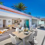Blue Haven - Ocean View Penthouse With Jacuzzi And Pool