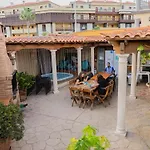 Duque Nest Hostel
