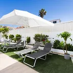 Lilias Home - Private Heatable Pool, Bbq, Free Wifi