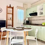 Apartamento en primera línea de playa, céntrico, tranquilo
