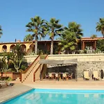Casa Sevilla Mit Hellem Wohnbereich Und Terrasse