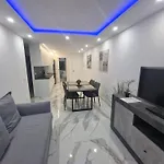 Casa Palmera 2 Only 150 Meters To The Beach, Heated Pool, Wifi, Sat-Tv, Terrace, Central Location, Washing Machine
