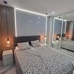 Casa Palmera 2 Only 150 Meters To The Beach, Heated Pool, Wifi, Sat-Tv, Terrace, Central Location, Washing Machine