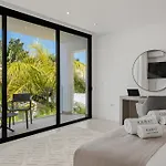 Karat Villa Esmeralda