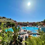 Sunny Apartment & Heated Pool