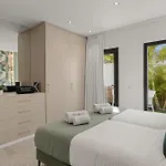 Karat Villa Esmeralda