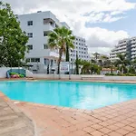 Modern Ponderosa, Las Americas