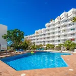 Modern Ponderosa, Las Americas