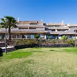 Luxury Golf & Sea Apartment