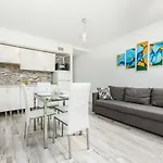 Hemeras Boutique Homes - Apartment 100M From The Beach