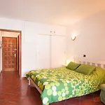 Sunny Studio Flat