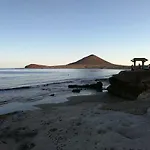 alquilaencanarias El Medano Colon Center, near the beach