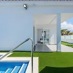 Luxurious 5* VILLA - 300M2 - private HEATED pool - garage - WiFi