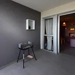 Magnificent Apartment On The Beach \