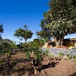 Home2Book Rustic House El Palmar