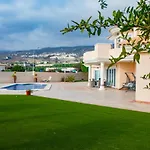 Luxury Villa With Heated Pool