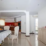 Luxury Villa With Heated Pool