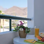 427 Beautiful Summerland Studio Wi-Fi Sat-Tv