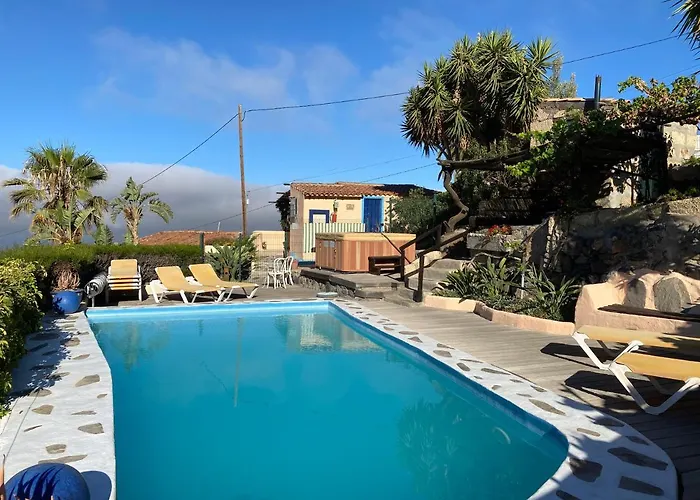 Casa Amarilla