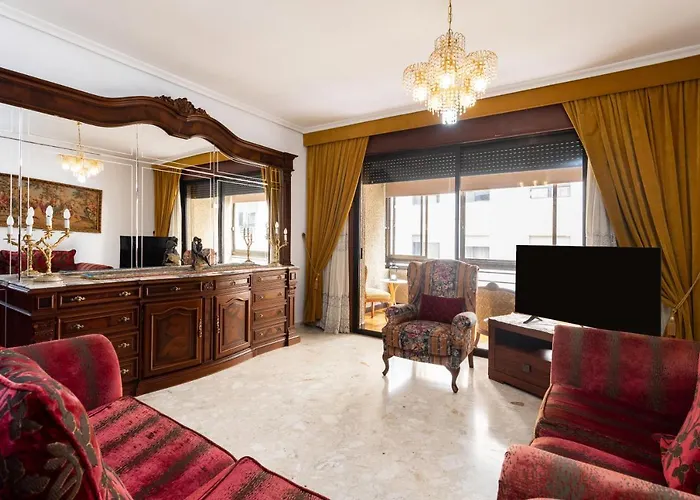 Home2Book Spacious Classic Design Apartment Center