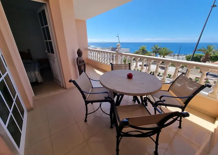 Apartamentos La Avenida Playa La Arena