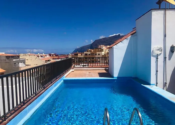 Los Angeles 3 Bed Apartment With Pool