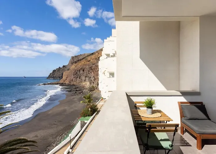 Home2Book Beach Front Sunny Paradise