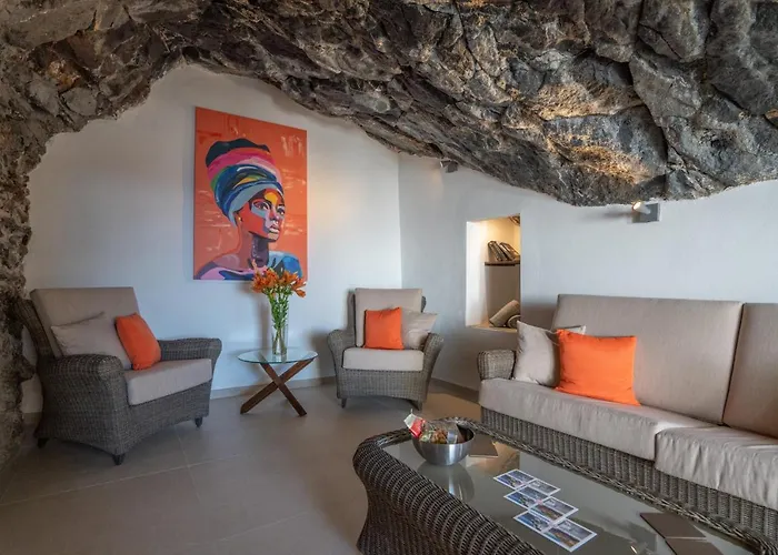 Spectacular Cave With Two Large Terraces