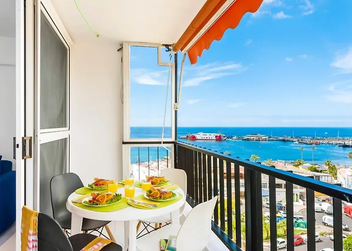 76. Los Cristianos First Sea Line, Parking, Wi Fi