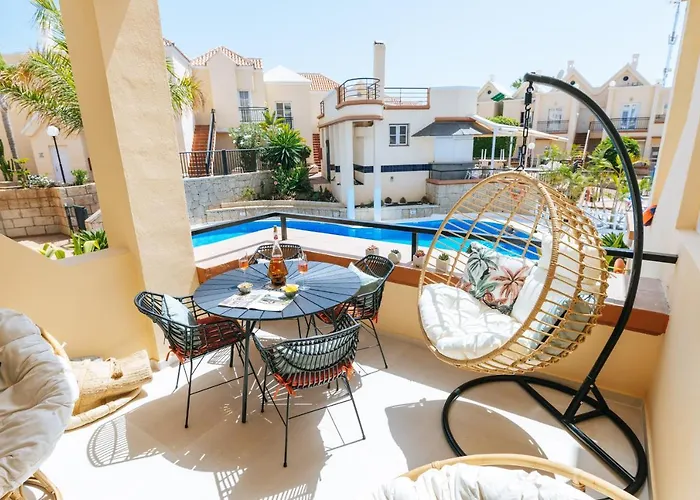 Amazing Renovated Pool View Apartment, 2 Min To Fanabe Beach