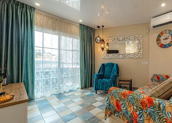 Luxury Two-Bedroom Apartment Four Seasons