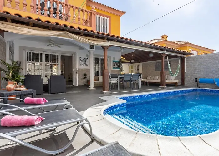 LUXURY VILLA WITH PRIVATE POOL, Playa del Duque