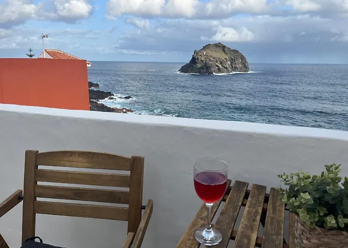 Vistas Impresionantes Al Mar De Garachico
