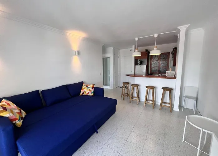 Bright And Quiet Windsor Park Apartment