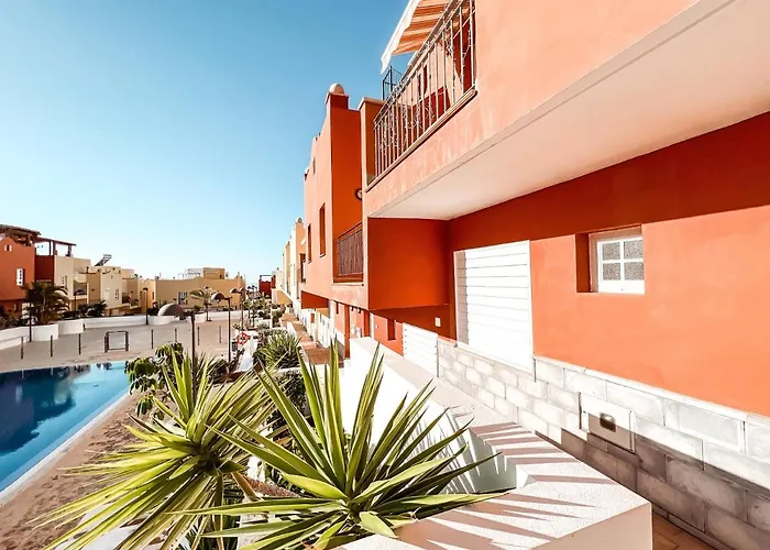 Townhouse With Ac In Callao Salvaje, Sonia, Cs148