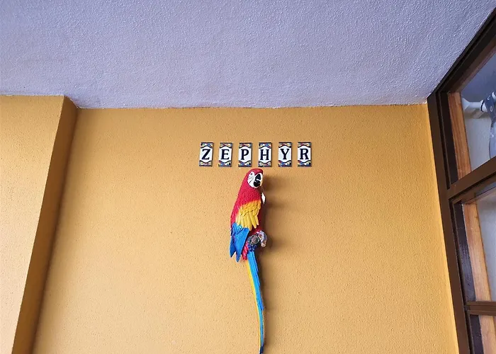 Zephyr Lago Santiago