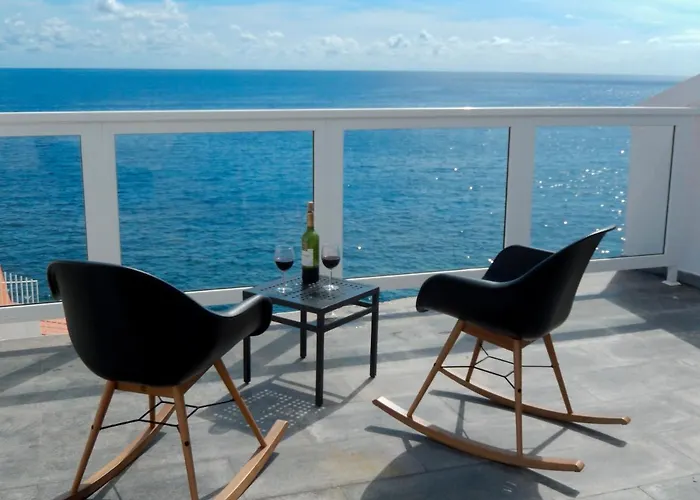 Beachhouse With Amazing Terrace Next To The Ocean