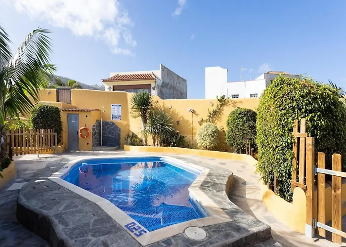Finca La Huerta- House A with pool, bbq&terrace by Edén Rentals
