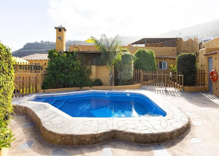 Finca La Huerta House B with pool&barbecue by Edén Rentals