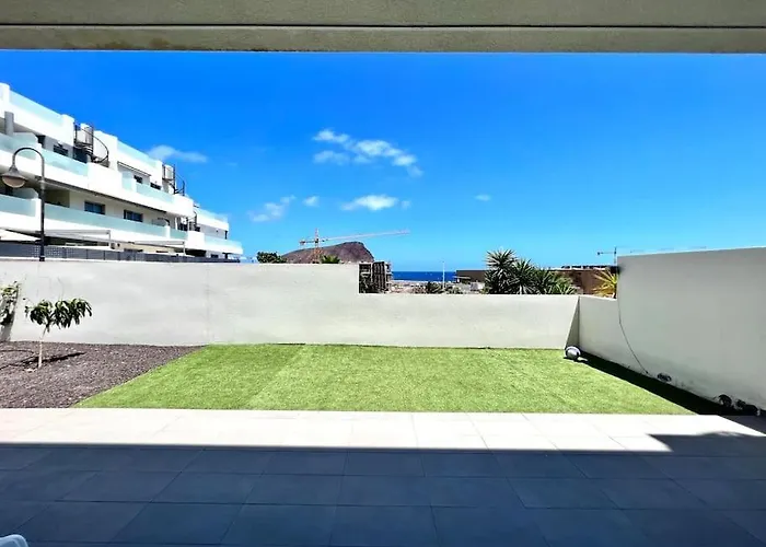 Apartment 2 Bedrooms And Terrace