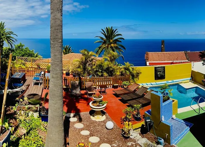 Villa Con Piscina Climatizada Y Vistas Al Mar