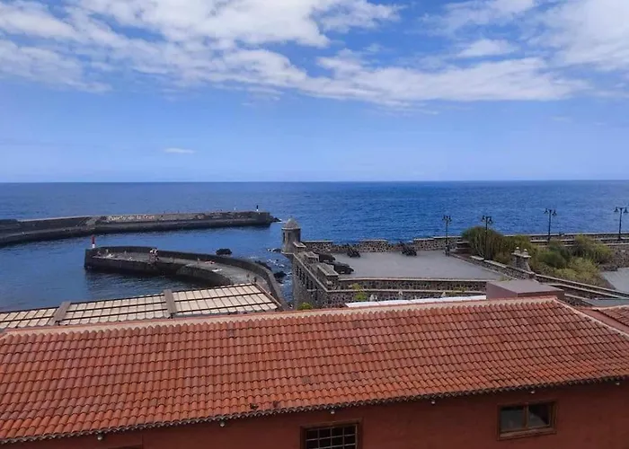 A Wink At The Sea In The Historic City Centre