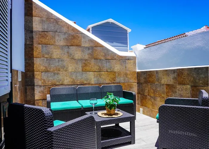 La Casita Del Sur, Abades
