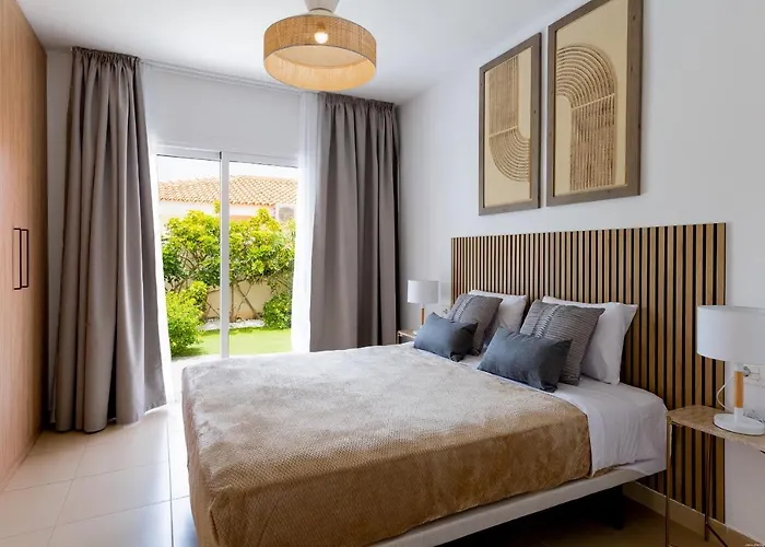 Villa With A Private Swimming Pool Callao Salvaje