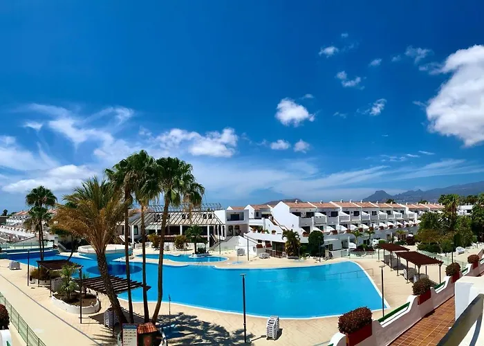 Bright Apartment With Pool In Tenerife South