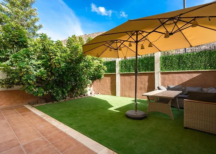 Bright Retreat With Lush Outdoor Space