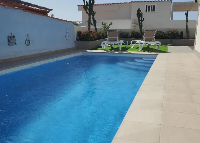 Villa Sunrise With Heated Pool.