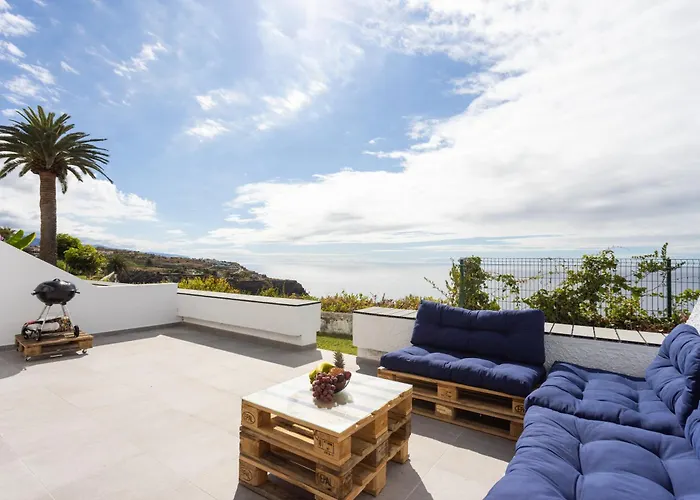 Home2Book Stunning Apt Seaview & Pool, La Victoria